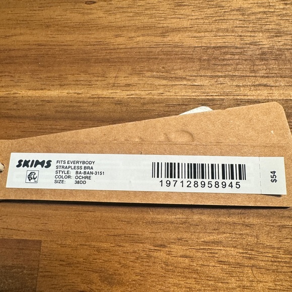 Skims Fits Everybody Strapless Ochre Bra - Picture 2 of 7